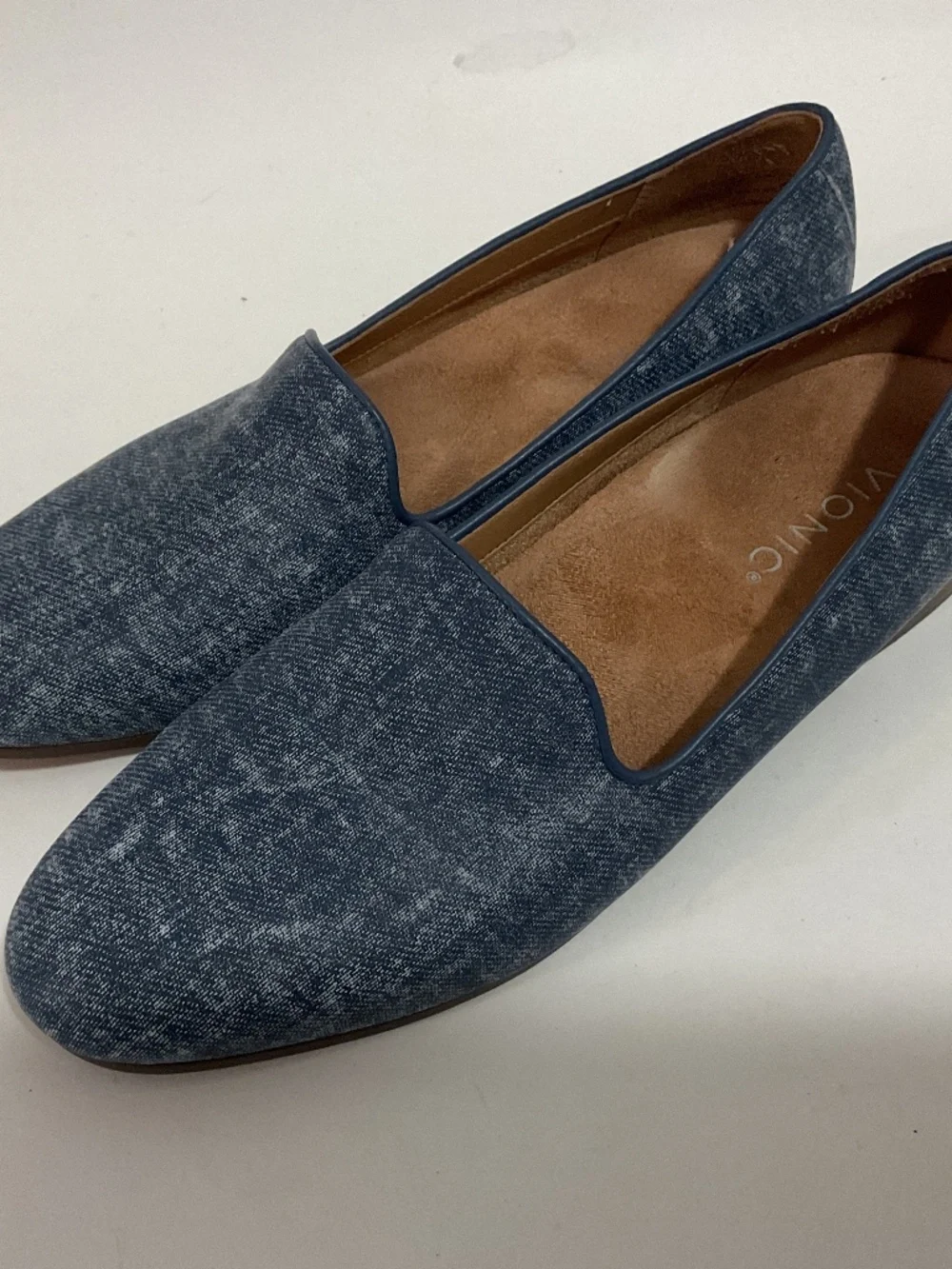 Women’s Vionic Willa II Blue Denim Slip-on Loafers, Size 8.5